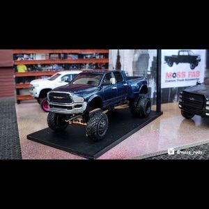 Meet your Posher, Dustin